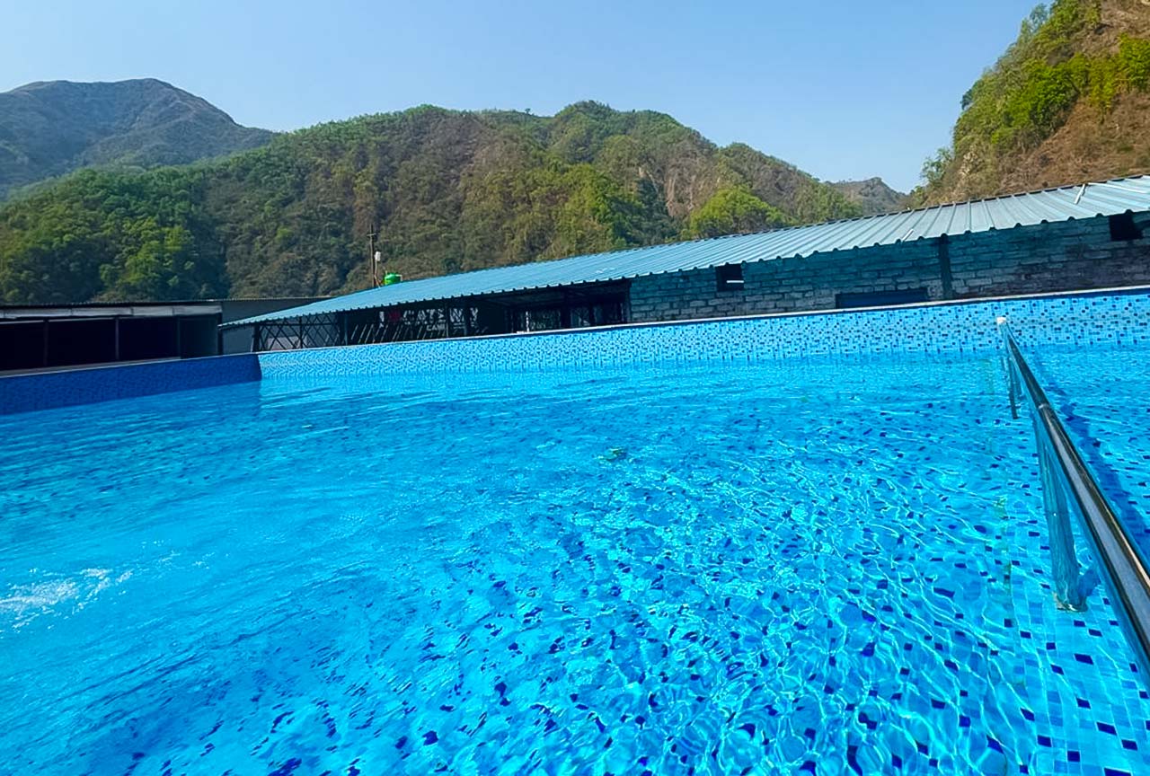 Riverside-Resort-in-Rishikesh-pool5